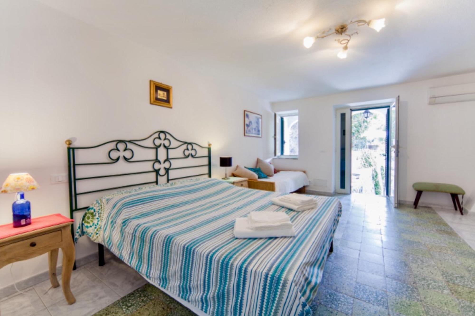 Villa Vincenzo Di Meglio Barano d'Ischia Room photo